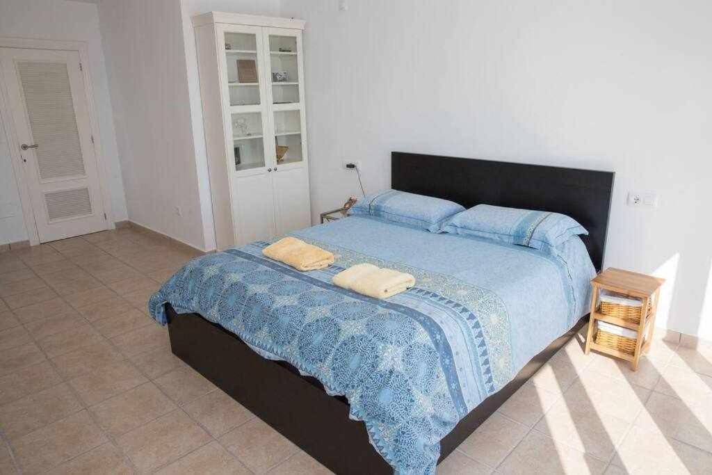 Moderna Casa De 3 Con Hermosas Vistas Mojacar